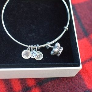 ⛔️SOLD⛔️ Alex & Ani Crown Bracelet